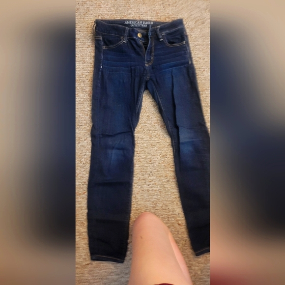 Size 4 Old Navy jeans - Picture 1 of 2